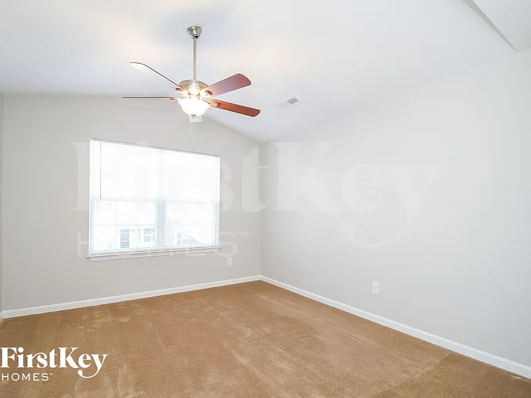 4360 Oak Pointe Dr — Photo 6
