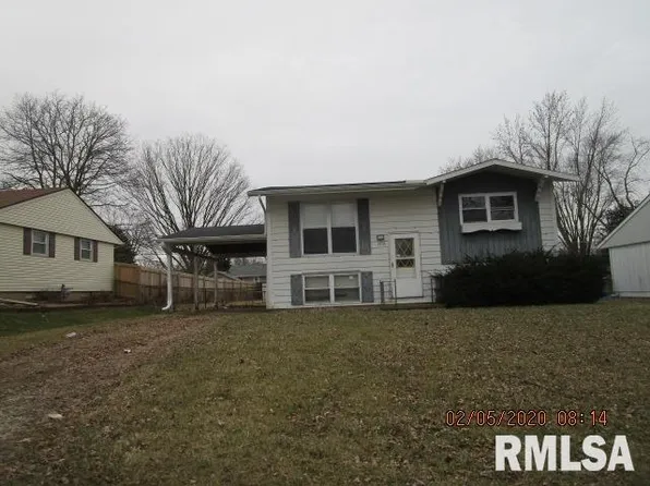 2233 E Linnhill Ln, Washington, IL 61571