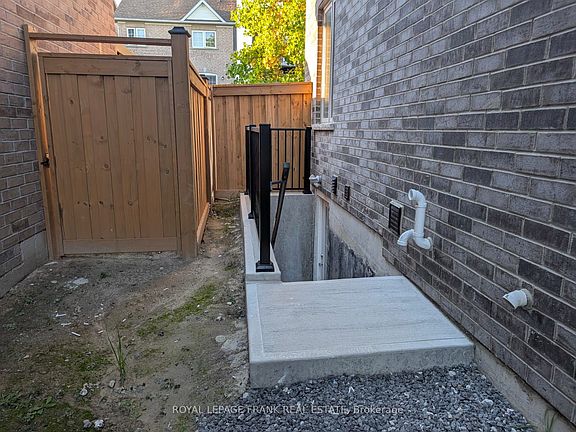 2nd image of 41 Morley Cres #Basement