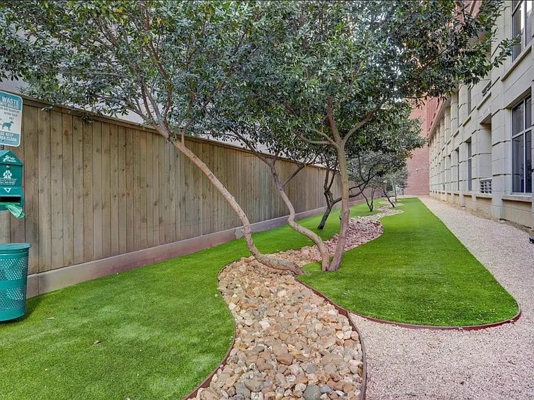1901 Post Oak Blvd #2402 — Photo 13