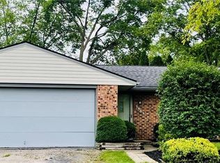 5863 Stonegate Ct, Dayton, OH 45424