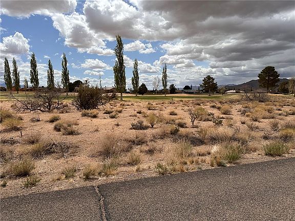 3rd image of 7634 Vista Dr