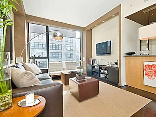 Sold by Sotheby's International Realty | media 34