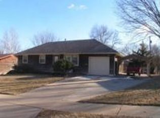 3121 SW 32nd St, Topeka, KS 66614