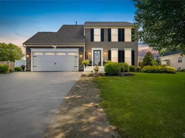 5545 Rockhampton Path, Clay, NY 13041