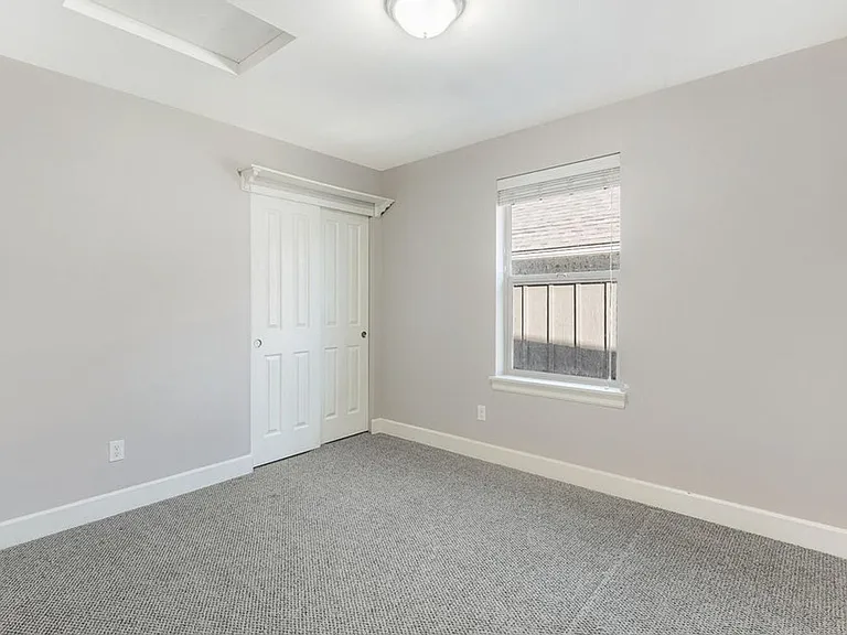 63135 NE Beaufort Ct — Photo 8