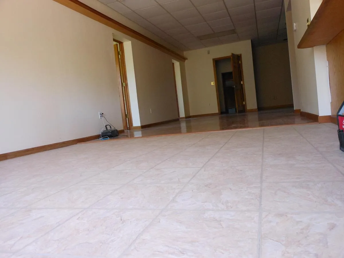 4 bed, 2300 sqft, $2,000 — Photo 4