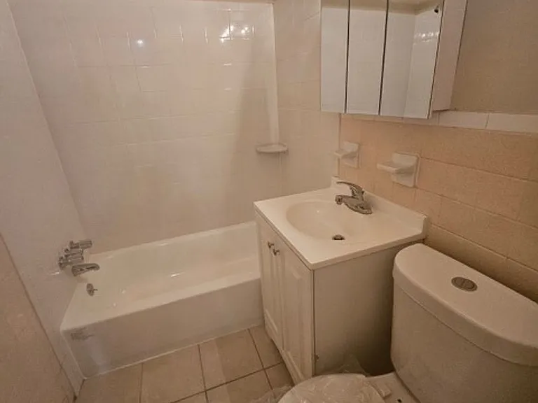 Providence Manor Apartments — Photo 23