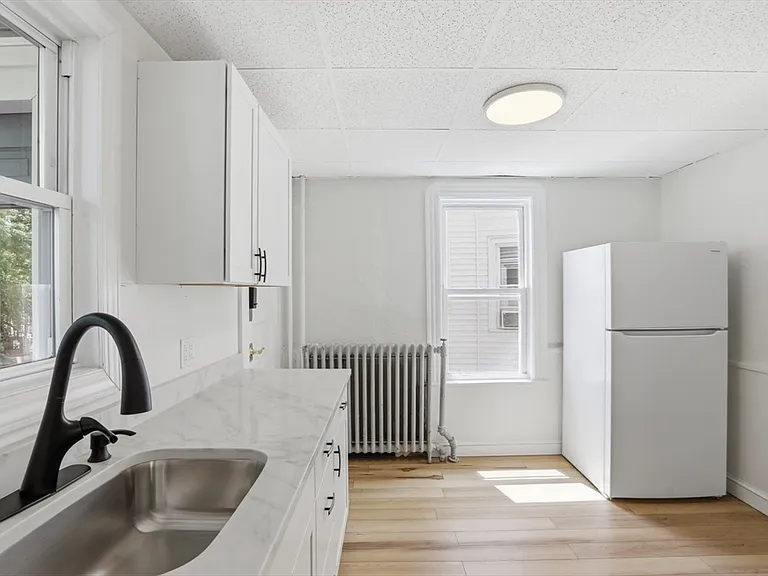 121 Glendale St #1 — Photo 16
