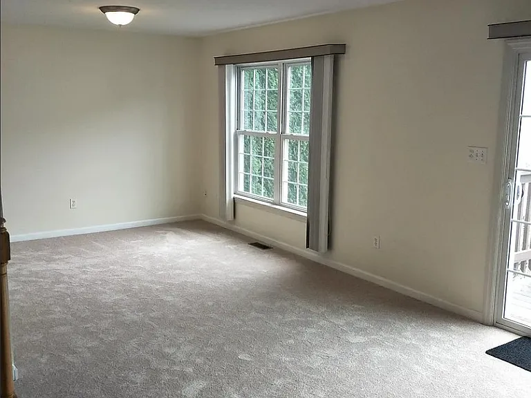 118 Washington Pl — Photo 9