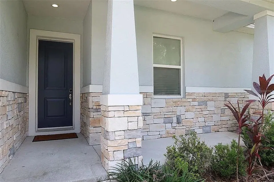 111 Maki Rd — Photo 2