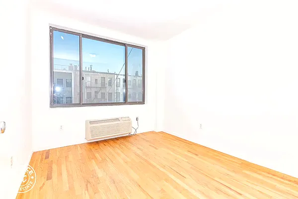 Rented by MySpaceNYC | media 29
