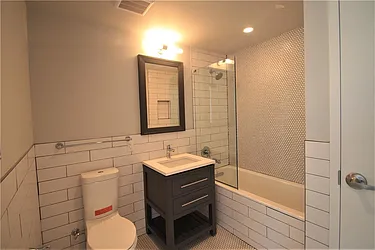 Rented by Space Marketing Shop