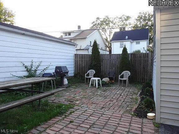 3rd image of 2192-94 Wyandotte Ave