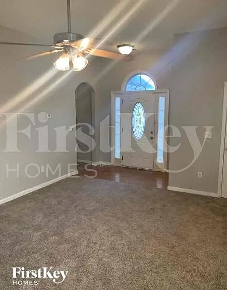 50 Oakbrook Ln — Photo 3