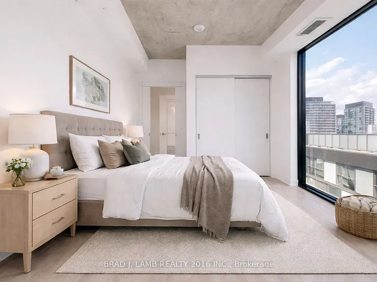 284 King St E #2102 — Photo 4