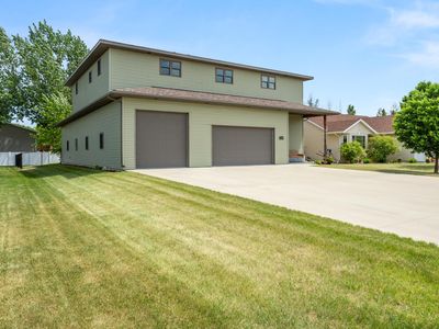 606 3rd St E, Horace, ND, 58047