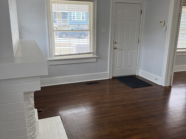 224 N Xenophon Ave — Photo 9