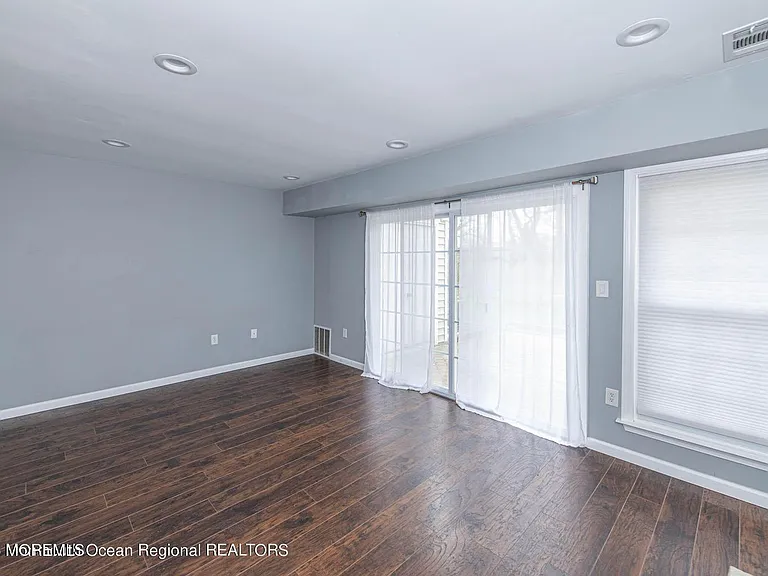 25 Duncan Way — Photo 12
