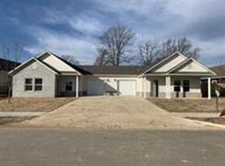 919 Valley Oaks Ln #P, Centerton, AR 72719