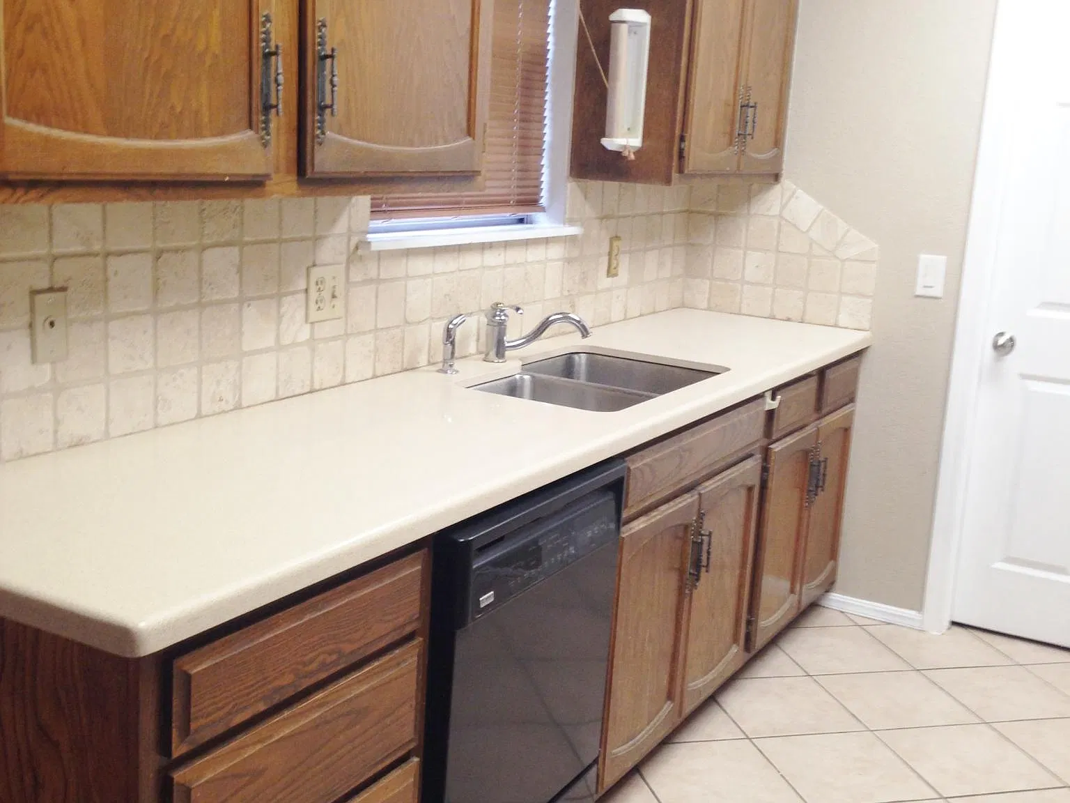 3 bed, 1638 sqft, $1,375 — Photo 2