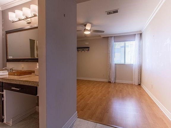 4th image of 808 S Langley Ave Unit 206