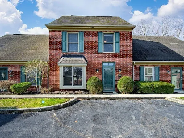 155 Village Trail Dr, Vandalia, OH 45377