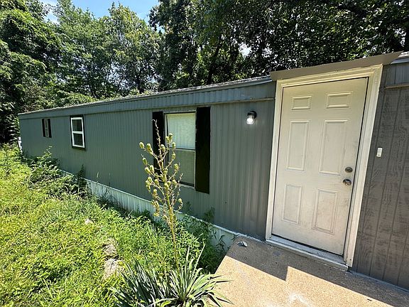 5th image of 1208 Dawn Ln