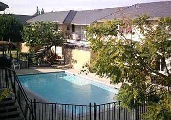 2nd image of 1429 N Grove Ave APT 201