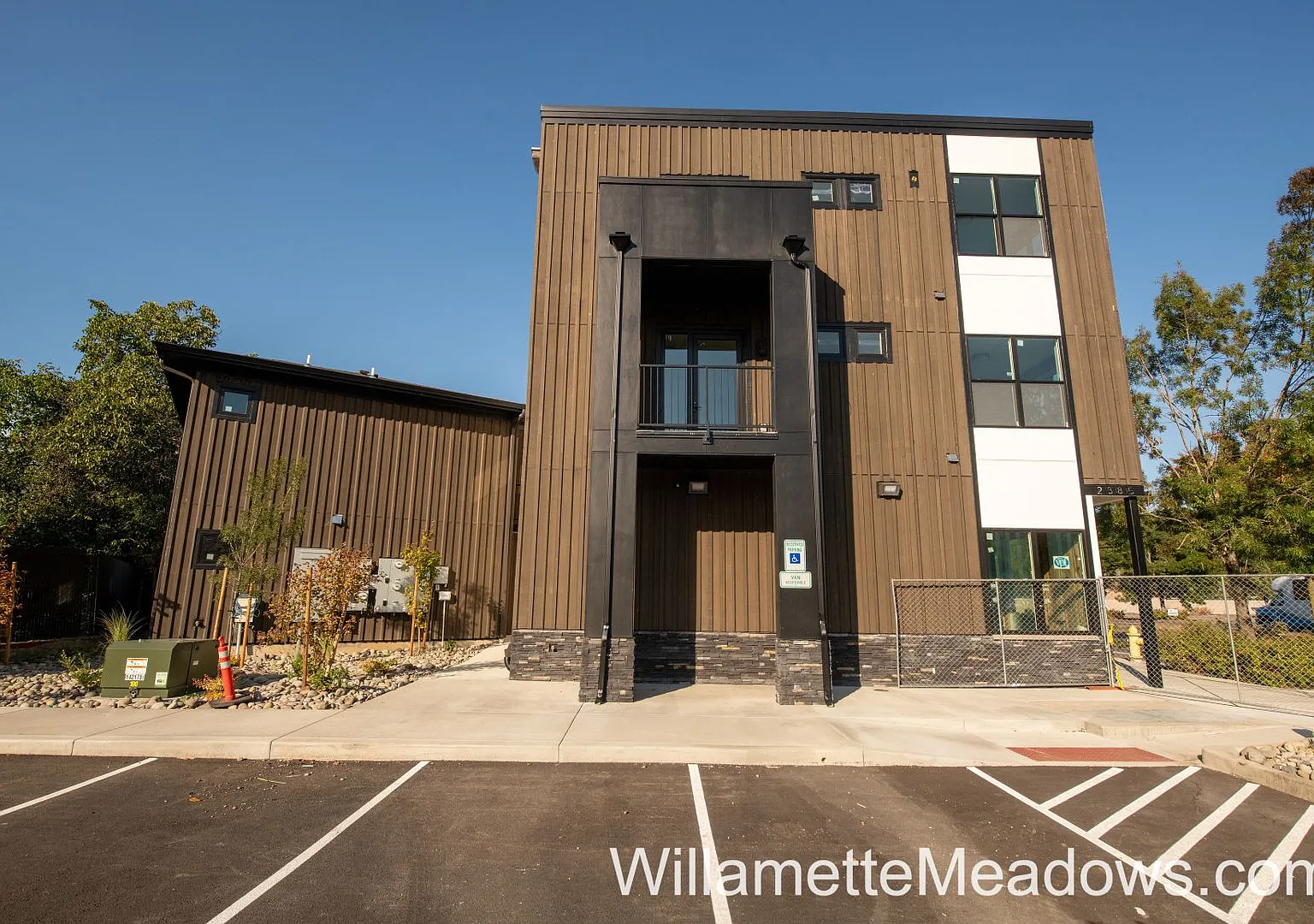 2385 Fairgrounds Rd NE — Photo 3