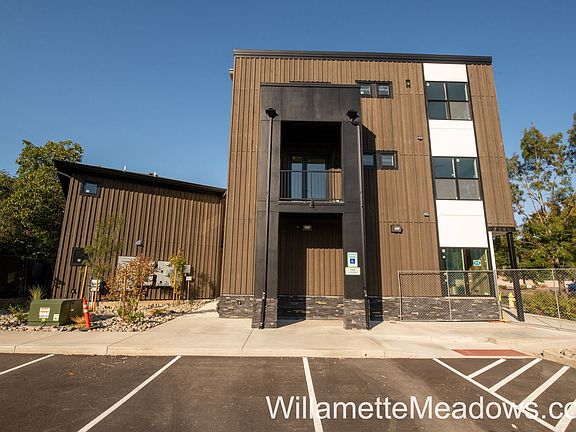 3rd image of 2385 Fairgrounds Rd NE #68
