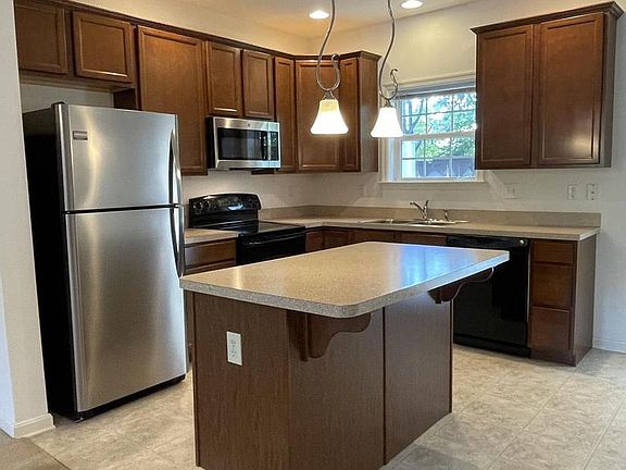3rd image of 56 Casteel Dr
