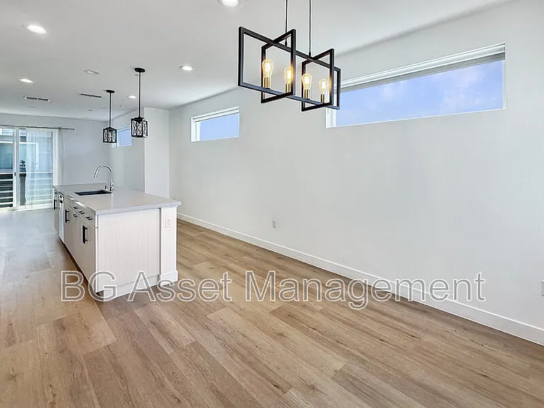 3909 Wattling St — Photo 12