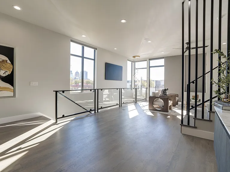 817 NW 6th St — Photo 13