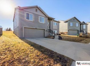 14623 Gilder Ave, Bennington, NE 68007