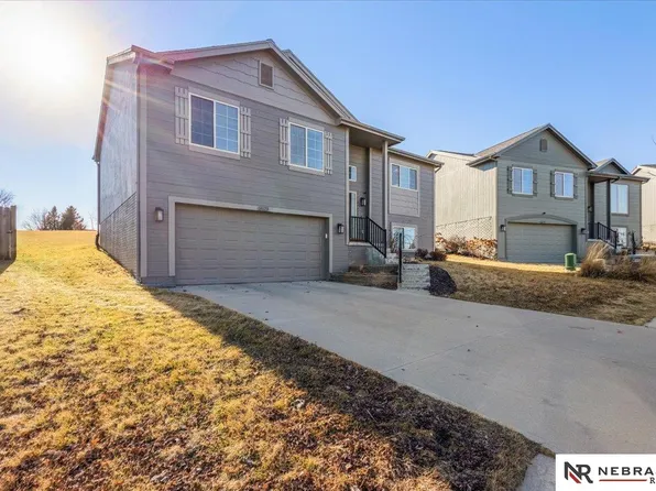 14623 Gilder Ave, Bennington, NE 68007