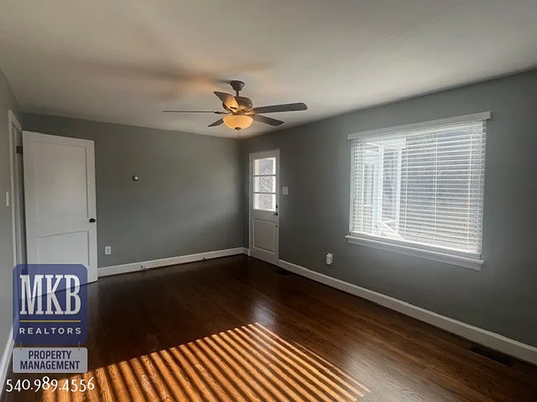 6221 Shady Acres Dr — Photo 10