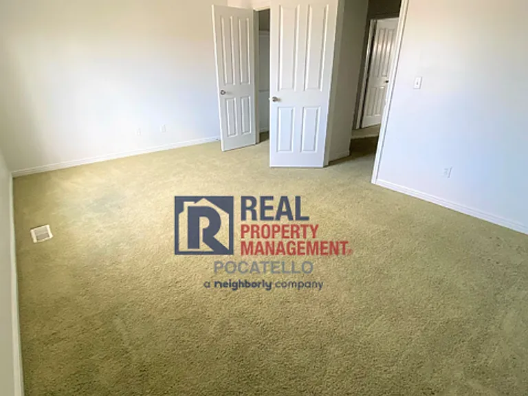 414B Pheasant Ridge Dr — Photo 11