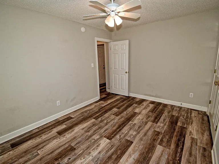 239 Tillamook Dr — Photo 22