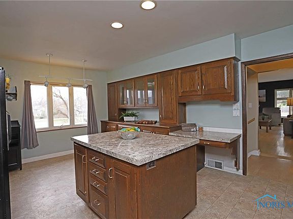 5th image of 5625 Parkwood Blvd