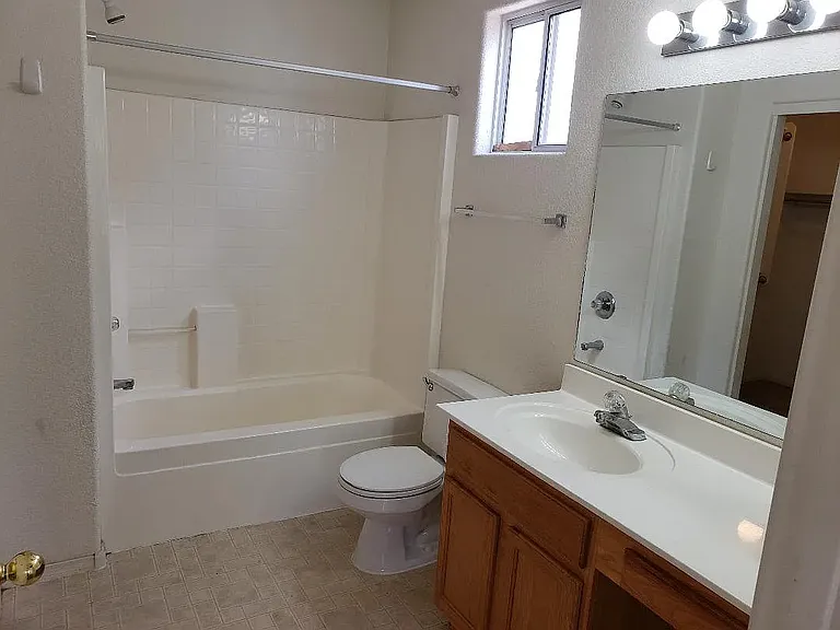 1370 E Cactus Bloom Way — Photo 13