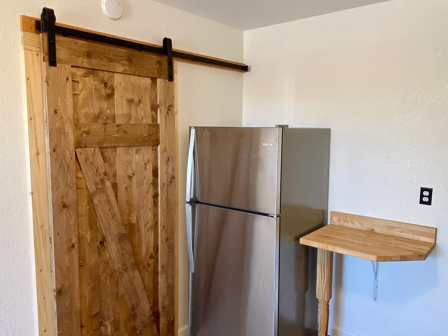 1 bed, 650 sqft, $1,350 — Photo 2