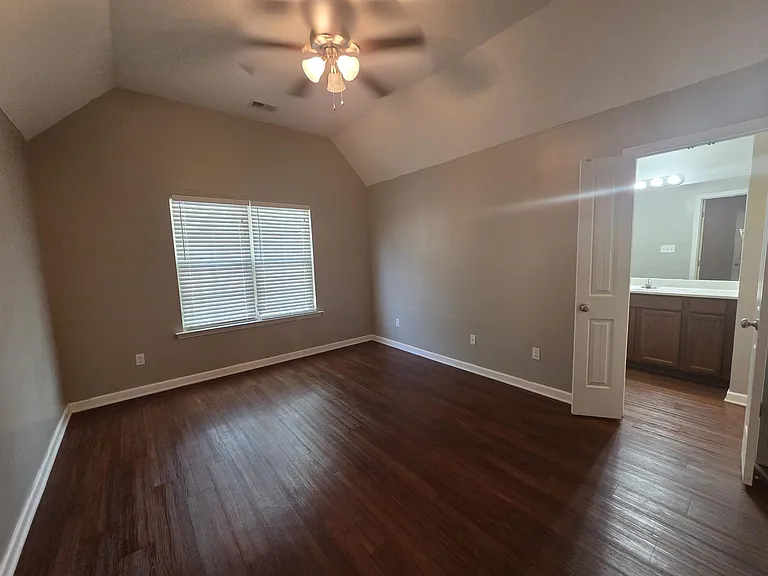 1315 Crosstown Ct — Photo 4