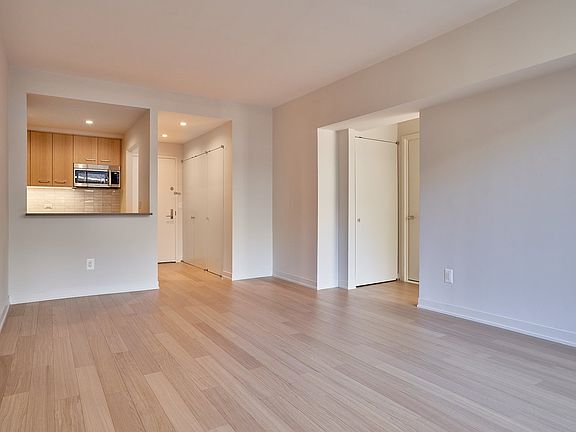 3rd image of 1 Columbus Pl APT N15a