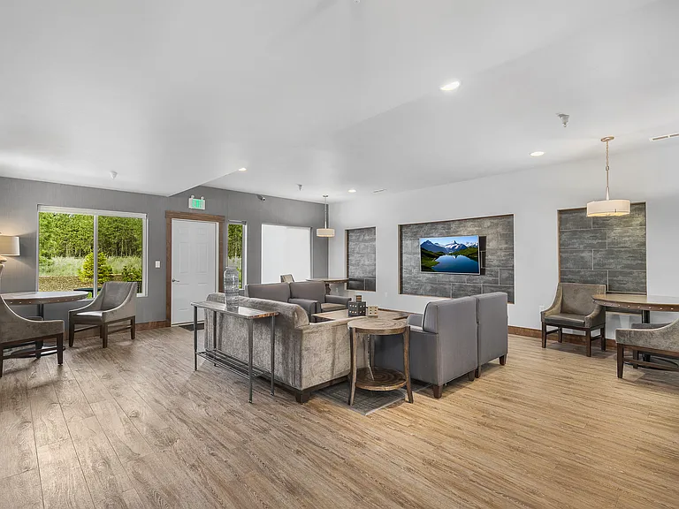 Blue Point Apartments — Photo 6
