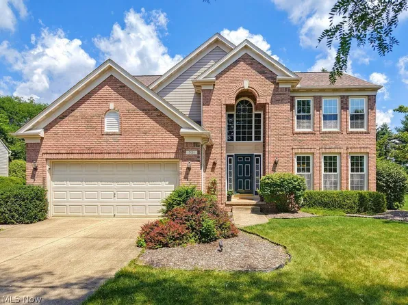 551 Alliance Dr, Northfield, OH 44067