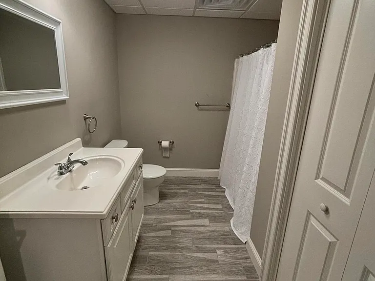 1803 Robinson Close — Photo 29