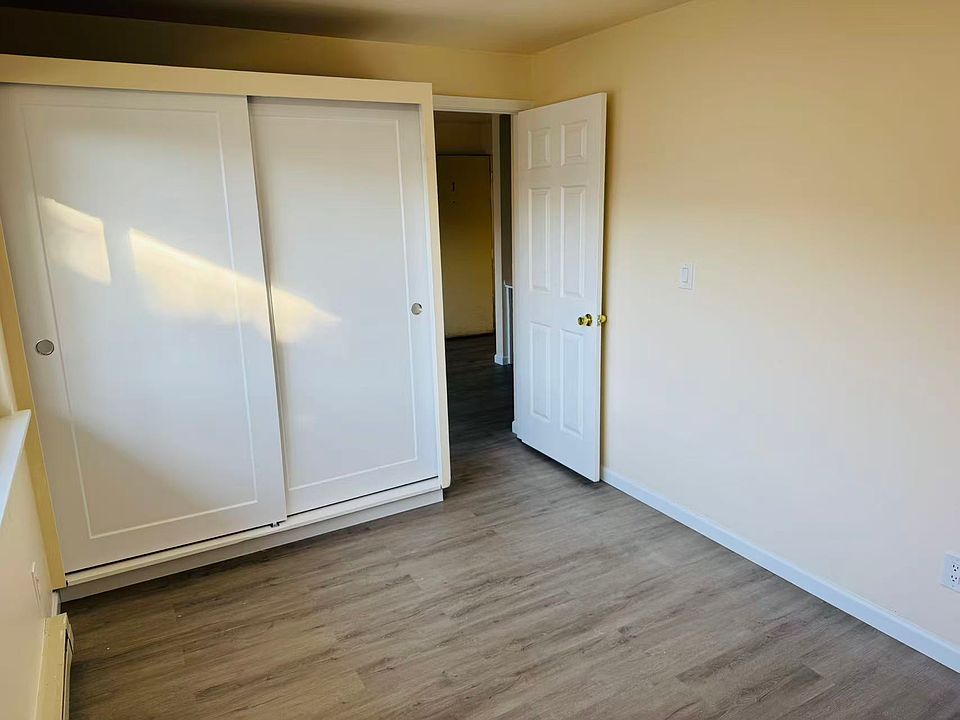 1st image of 4200 Fremont Ave N APT 1