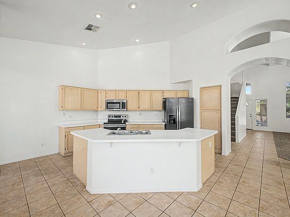 5th image of 4432 E Meadow Dr