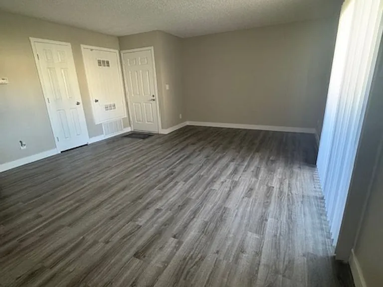 Autumn Run Apartments — Photo 20
